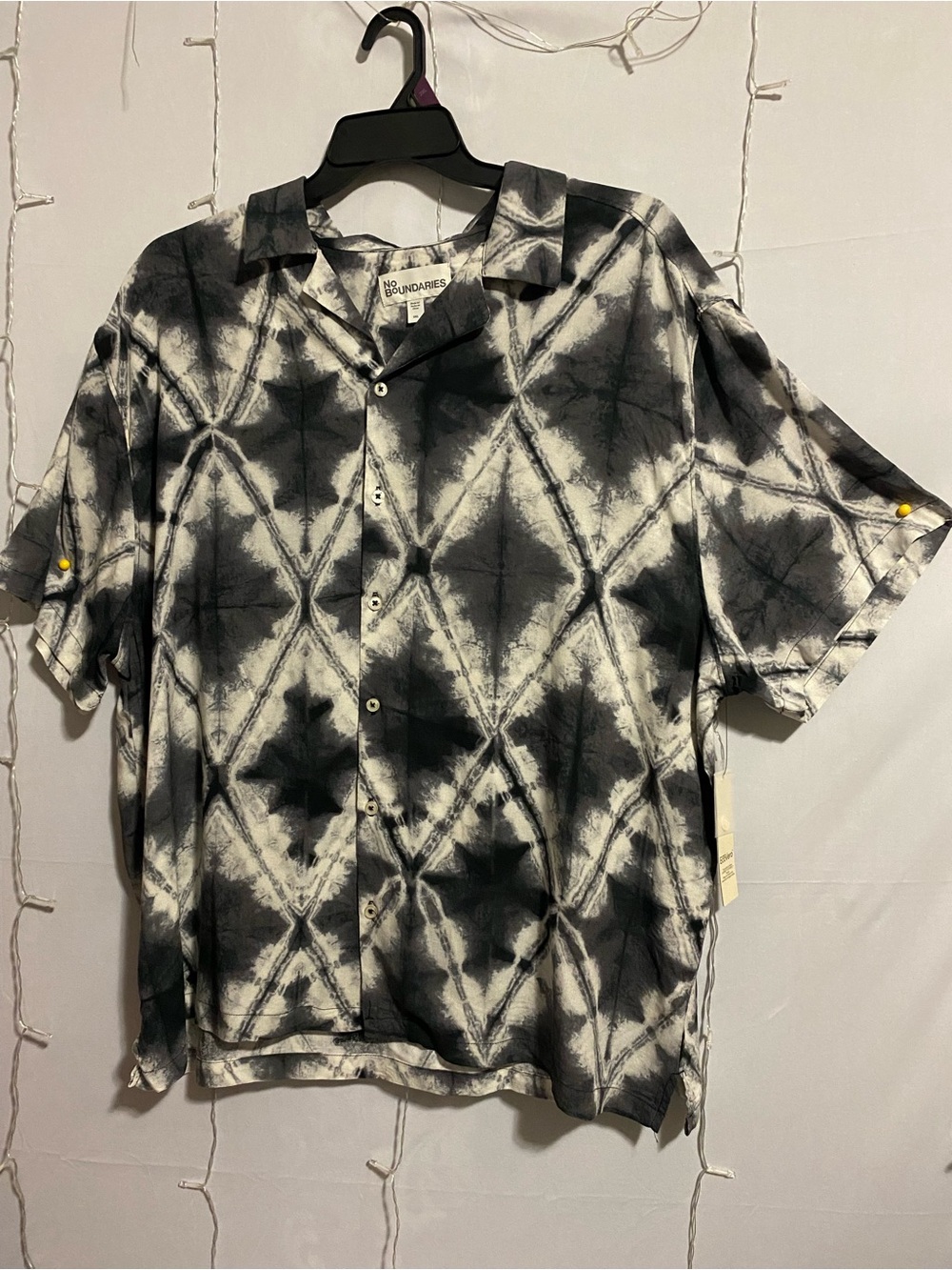 No Boundaries Black & White Tie-Dye Short Sleeve Button-Down Shirt
